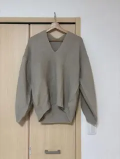 INED ベージュ Vネックニット オーバーサイズ