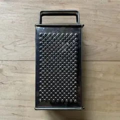 ステンレス製 4面チーズグレーター　inox
