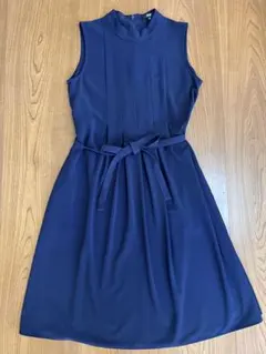 ユニクロ クレープタックワンピース M ノースリーブ　上品
