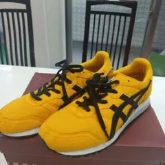 ASICS イエロースニーカー EZFOAM27サイズ