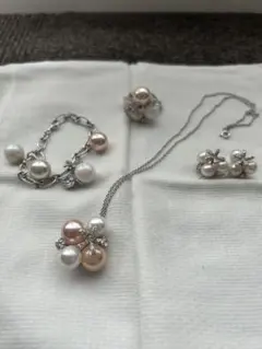 DICHA フェイクパール シルバー(4個中2個)アクセサリー 4点セット