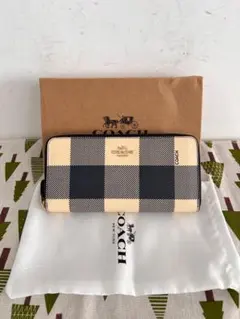 COACH ラウンドファスナー長財布 モノグラム 純正箱・保存袋付き 美品