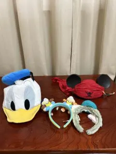 ジェラトーニ、ドナルドファンキャップ、カリブ、チップとデール4点セット