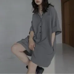 1度着用のみ　hellam クレープシャツロンパース　グレー