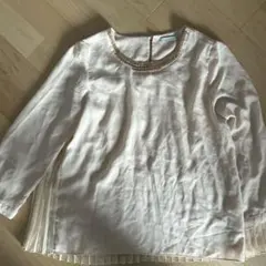 プリーツブラウス