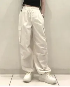 GU パラシュートカーゴパンツ