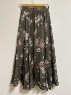 美品アプワイザーリッシェ　ペールフラワーイレヘムスカート カーキ　秋冬