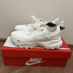 新品 W NIKE TC7900 24cm 白