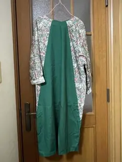 個性柄　総柄　緑　ワンピース　ロングワンピース　グリーン　花柄　レトロ