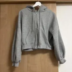 クロップ丈ジップパーカー　グレー