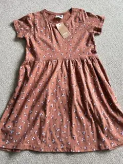 新品　未使用　コットンオン　6歳　小花柄ワンピース　120-130cmのサムネイル
