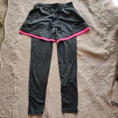 レギンスとショートパンツのコンビネーション