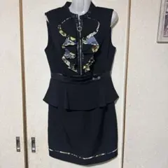 SOBRE フリル付きブラックペプラムドレス