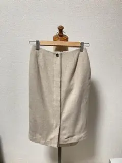 ナチュラルビューティベーシック　ひざ下タイトスカート上質素材上品　無地 ベージュ