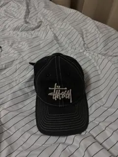 H*K様 Stussy×ニューエラ　刺繍ロゴ ブラックキャップ