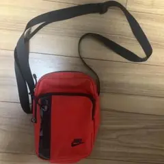 Nike ショルダーバッグ レッド