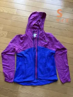 THE NORTH FACE フード付きウィンドブレーカー