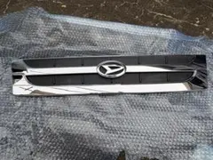 新品未使用】ダイハツ ムーヴカスタム フロントグリル ラジエーター