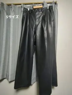 フェイクレザーワイドパンツのサムネイル