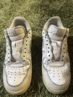 NIKE AIR FORCE 1 ホワイト スニーカー