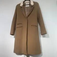 チェスティ　ビジュー装飾付きベージュロングコート