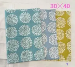ランチョンマット　北欧風サークルフラワー　３０×４０ｃｍ　3枚組のサムネイル