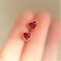 シルバー925純銀ガーネットハートピアス　CZダイヤ　ゴールド 金属アレ