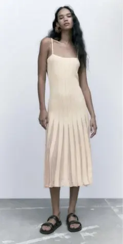 ZARA完売品　プリーツニットワンピース