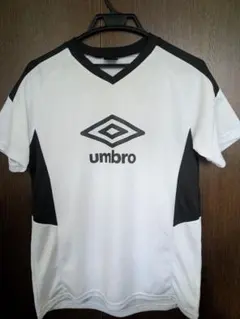 umbro アンブロ 半袖 ホワイト Mサイズのサムネイル
