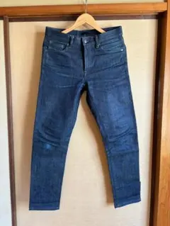 【中古】UNIQLO セルビッジスリムフィットストレートジーンズ（W30）