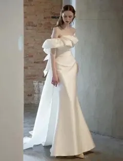 ホワイトオフショルダーウェディングドレス