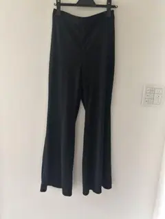 フレアパンツ