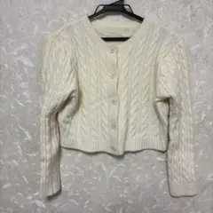 アイボリー ケーブル編み クロップドカーディガン