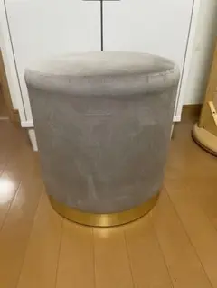 LOWYAスツールベルベット調　ゴールド脚