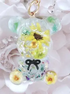 再販不可。マトリカリア♥うさぎレジンヘアゴムブローチ - メルカリ