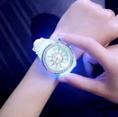l09★大特価☆七色 キラキラ LED 腕時計★お洒落デザイン★636