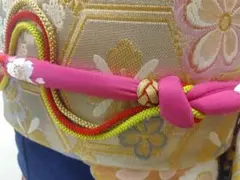 帯締め 振袖用 丸ぐけ帯じめ 桜刺しゅう 3連苧環玉飾り 成人式　超特価