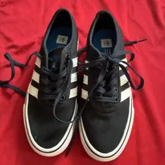 adidas ブラック/ホワイト スニーカー
