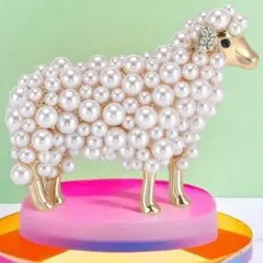 ブローチ　ひつじ　羊　パール　北欧風　かわいい　牡羊座　ゴールド　クリスマス