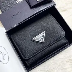 【未使用】 PRADA 三つ折り財布 サフィアーノ 三角ロゴ IC内蔵