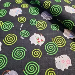 ✿蚊取り豚<和柄シャンタン>生地 布 はぎれ[黒系]