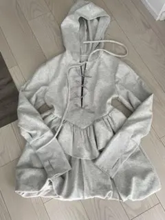 y2k 韓国　フード付きグレーのペプラムパーカー