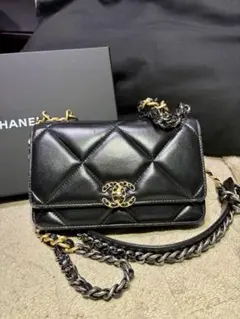 CHANEL19チェーンウォレット黒【お値下げ可】