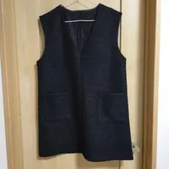 Vネック ノースリーブベスト　ジレ　黒