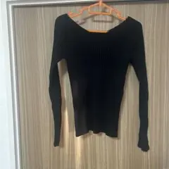 リブ編みオフショルダー長袖トップス 黒