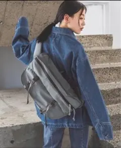 美品】jeanasis ハッスイロゴメッセンジャーBAG - メルカリ