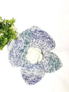 〚22〛手編み＊お花コサージュ付きクロスマフラー