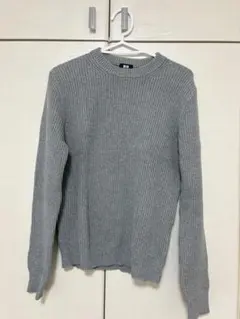 グレー リブ編み クルーネックセーター