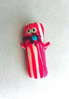 くにはらゆきこ 古着人形作家 ブローチ カニカマ風のサムネイル