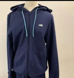 New Balanceワッペンパーカー